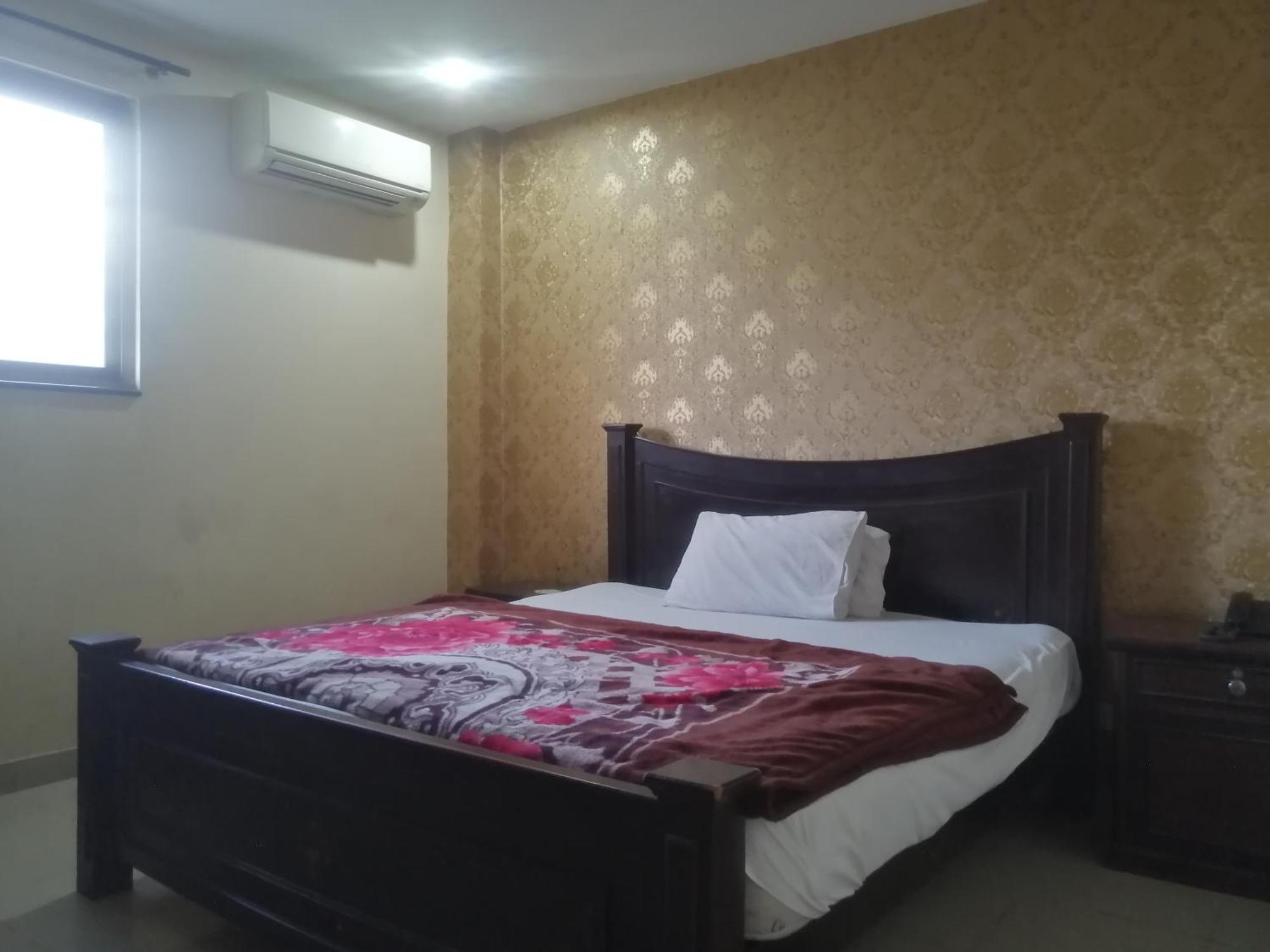 Fortville Hotel - Lahore Esterno foto