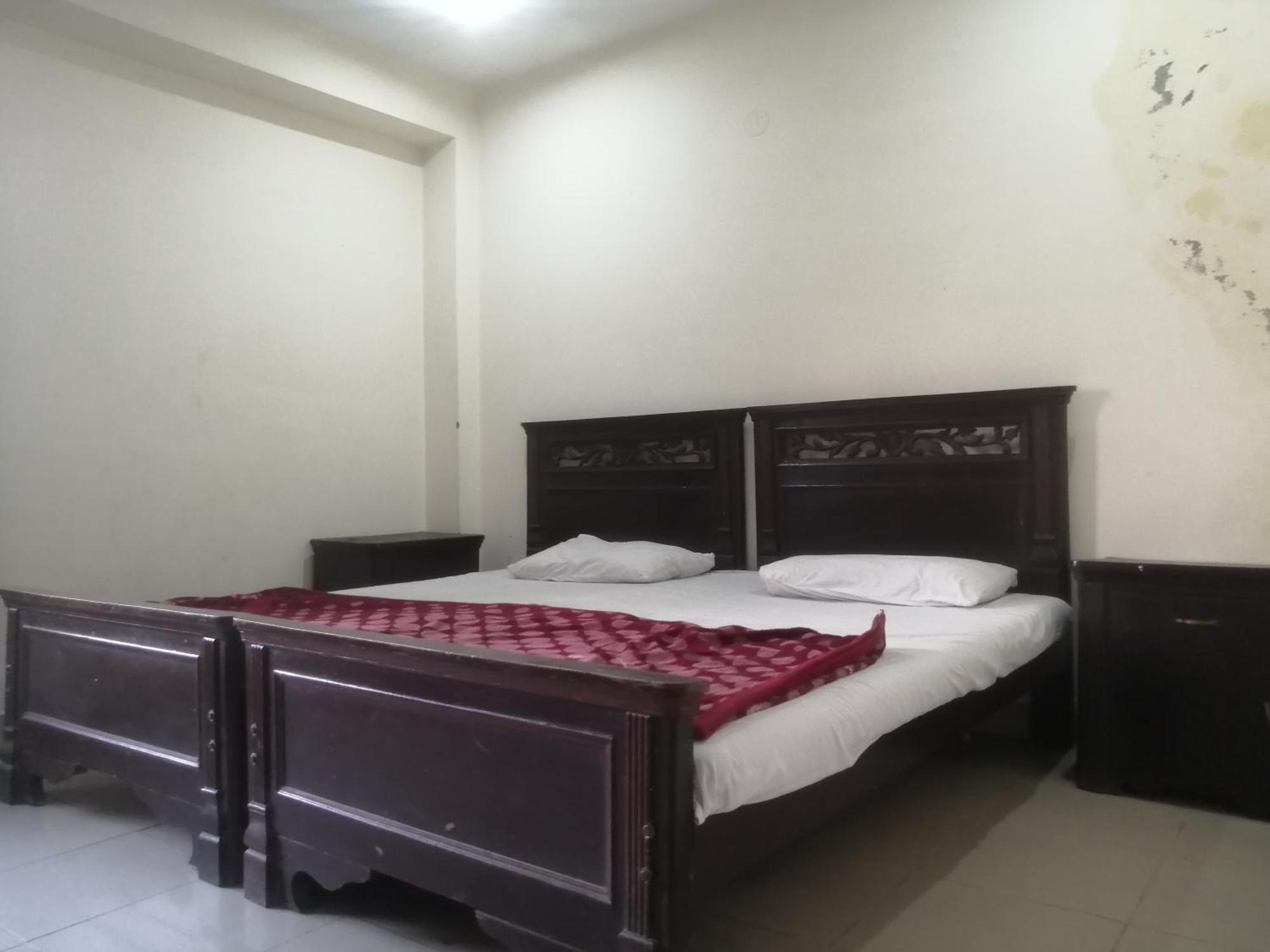 Fortville Hotel - Lahore Esterno foto