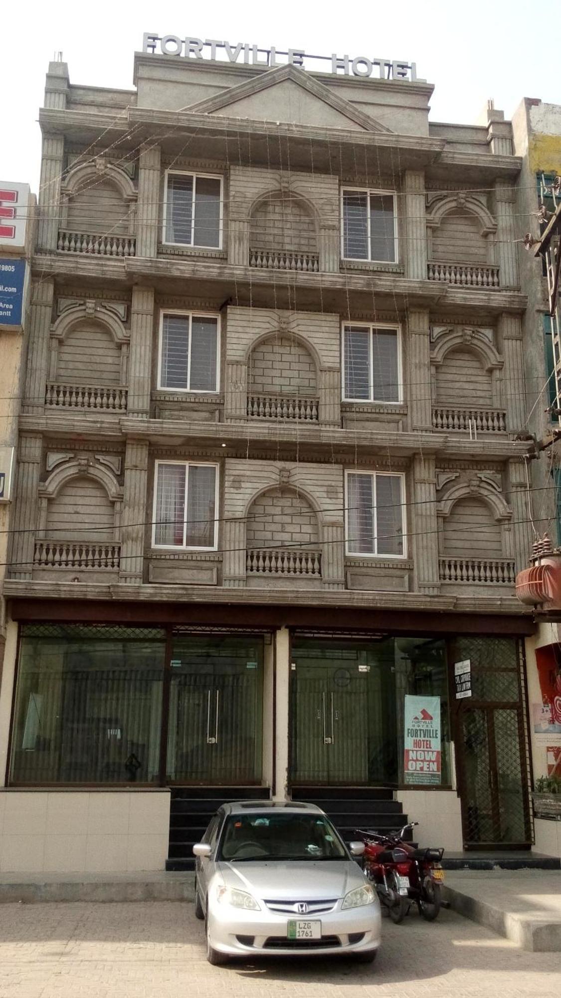 Fortville Hotel - Lahore Esterno foto